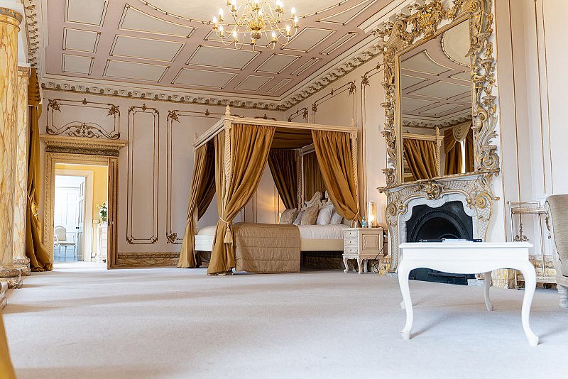 Gosfield-Hall-Rococo-Honeymoon-Suite.jpg