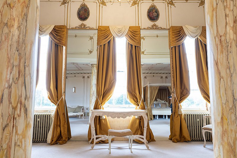 Gosfield-hall-dressing-table-Rococo-Suite.jpg